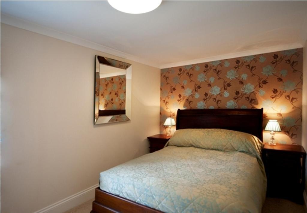 East Close Christchurch  Room photo